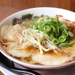 厳選した素材を使用する京都ラーメンをご堪能あれ！