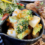 YATSUDOKIYA CAFE - カブとブロッコリーの人参サラダ。下にはひよこ豆も隠れていました♫シャキシャキ食感が良いです。
