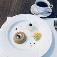 ポム・ダダン - 