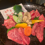 Yonezawa Gyuu Ooki Kongoukaku Sukiyaki Shabushabu Bishamon - 