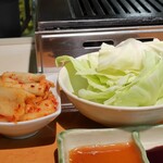 Yakiniku Yacchan - 白菜キムチとキャベツ