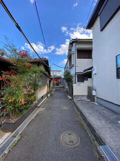 Gen - 店舗は路地の突き当り☆