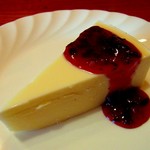 らびっと - 自家特製レアチーズケーキ(420円)
