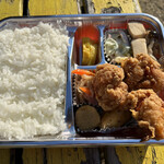 弁当、惣菜工房 あじ彩 - 竜田揚げ弁当