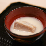 道人 - ２０２１年１１月再訪：海老芋の餅粉揚げ 白味噌仕立て☆