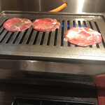 大衆ホルモン焼肉 肉まる本店 - 