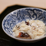 道人 - ２０２１年１１月再訪：まなカツオの幽庵焼き 引き上げ湯葉掛け 黒七味☆