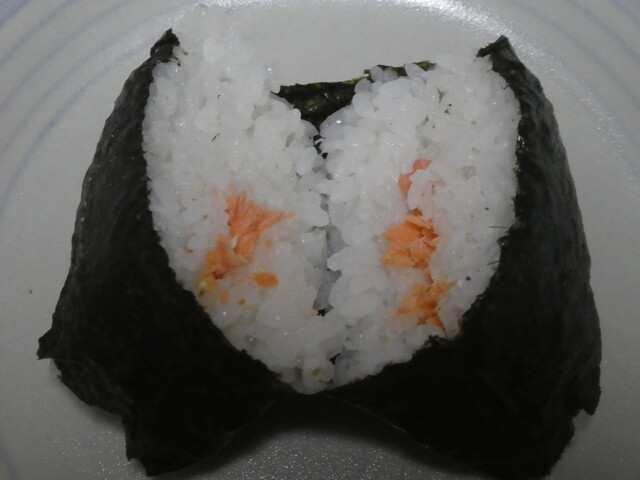 及川商店（オイカワショウテン） - 薬師堂（おにぎり）の写真