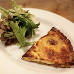 Italian bar Salute - ポルチーニ茸のキッシュ