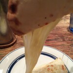 グルガオン - クルチャのチーズがトロ～(*￣∇￣)ノ