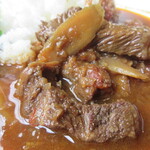 三日月 - 旨みの強い牛ほほ肉とごぼうがとてもよく合います