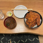 洋食亭かつ貴 - チキンソースカツ丼（通常サイズ）