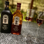 イチリン ハナレ - 齋藤シェフにお薦め頂いた紹興酒を注文。「石庫門（シークーメン）12年物」と「石庫門20年物」の飲み比べ。流石にベストマッチと思えるほど、バランスが良く美味すぎる上海蟹に合いますね。