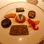 ベヴィトリーチェ - ５種類の野菜のマリネ、岩手県産短角牛のパテ、水牛のモッツァレラのカプレーゼ（すべて絶品！）