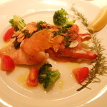 ベヴィトリーチェ - 赤ハタのヴァポーレ、カリカリガーリックとパリパリ４種のハーブ