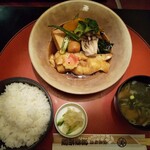 Wakakusa Diya - 煮魚膳