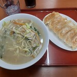 満洲園 - タンメン、餃子