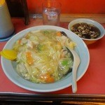 栄蘭 - 中華丼600円