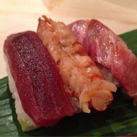 鮨 逸喜優 - 赤身　海老煮しめ  とろ