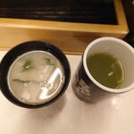 Sushi Uogashi Nihonichi - ランチに付属の味噌汁とあがり
