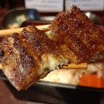 うな次郎 - タレ掛けは地焼きの時だけ❔と思うぐらい軽く。鰻の味わいをタレで損なわない仕立て。