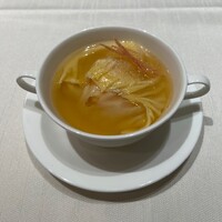 家寶 跳龍門 - ふかひれ入りスープ餃子