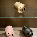 Kioichou Tonkatsu Youshoku Hitomi - レジ横に飾られている豚さんの貯金箱⁉︎