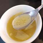 Spring Revolution Restaurant - ひら豆のスープだよ