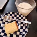 Spring Revolution Restaurant - スイーツはタピオカとカステラだよ