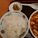 Hidakaya - 麻婆豆腐（定食）の左側