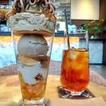 The Jones Cafe Bar - ■モンブランパフェ・バタースコッチアイスクリーム
            ■ジンジャーピーチアイスティー
            