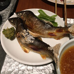 鳴子ホテル - 鮎の塩焼き。ばっけ味噌と食べると風味がいい！