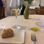 La Bastide sur la mer - パンとワインもご馳走