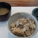 料理屋くおん - 味噌汁と香の物も付きます
