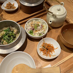 やきとり・かまめし・ワイン 鳥勘助 - 広島県産牡蠣と生のりの釜飯