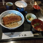 かど屋 - 鰻の中割丼(2035円)