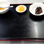Kikyouen - サービスランチＡ ( 小鉢、漬物、杏仁豆腐 )
