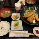 Yaki Shiomiya - アジフライ、とうもろこし天ぷら定食（800円）