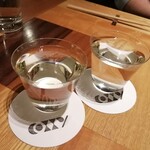 cozzy - 左:風の森 雄町807(120ml/770円)
      右:風の森 露葉風(120ml/700円)
      