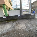 パンドール - お店の裏にも駐車場がたくさん