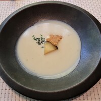 ミクニ マルノウチ - ■アミューズ：紅はるかのスープ