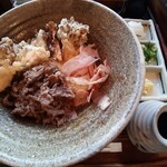 踊るうどん - 肉まいたけ天ぶっかけ900円