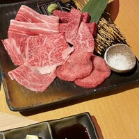 近江うし焼肉 にくTATSU 銀座店 - 