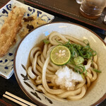 うどん工房 名麺堂 - ぶっかけ(小)ひやあつ360円 ちくわ天130円