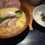 麺巧 潮 上野製麺所 - 極　白　鶏白湯