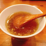 アルベロ - スープはパスタランチと肉ランチで共通のコンソメスープ