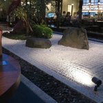 桜珈琲 鳳本店 - 店内にある中庭。これが和を演出です！！