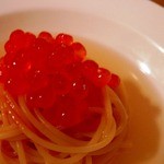 オー・シザーブル - さらなる進化、秘密のパスタにワイン漬イクラのせ