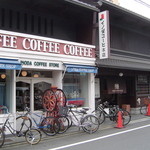 イノダコーヒ 本店 - 自転車のお客さんもいっぱい