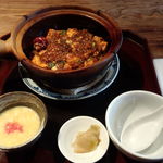 雪梅花 菜根譚 - 四川麻婆豆腐土鍋ごはん